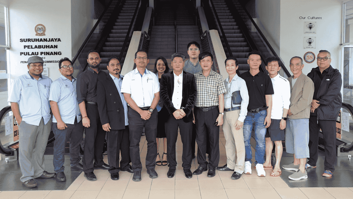 Key stakeholders of Ocean World Cruises Berhad discussing affluent global tourism strategy in Penang.